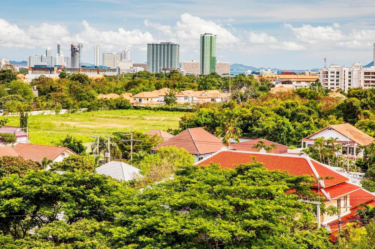 The Rizin Hotel Pattaya Bagian luar foto